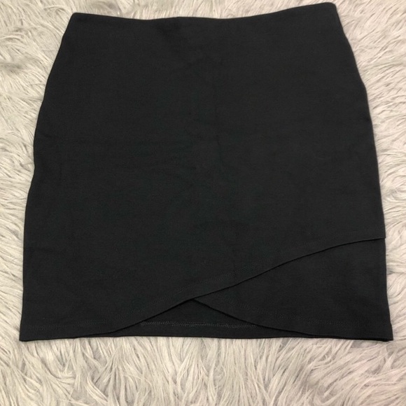 Aritzia Talula Primrose Skirt - Picture 2 of 4